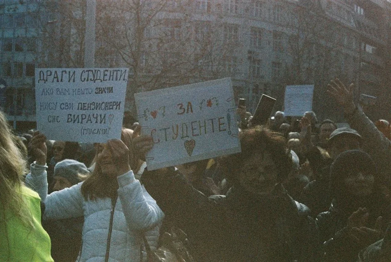 Premierul critică sloganurile de la protestele studenților privind examenul NEET
